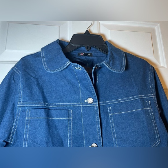 Michel Fashion Woman’s Denim Jacket Size Medium NWT White Contrast Light Cropped - Picture 3 of 9
